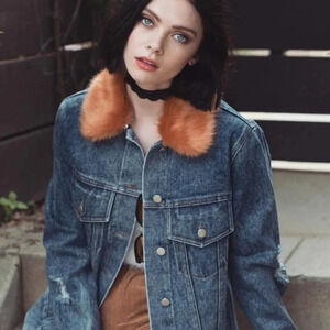 JEAN JACKET WITH REMOVABLE FUR